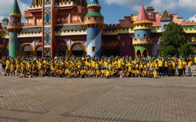 Postos Pelanda levam 150 crianças e famílias ao Beto Carrero World em ação que incentiva educação